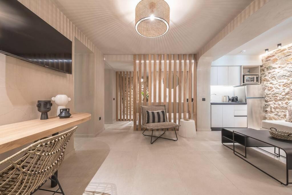 Apollonos 28 Luxury Suites Athens Exterior photo