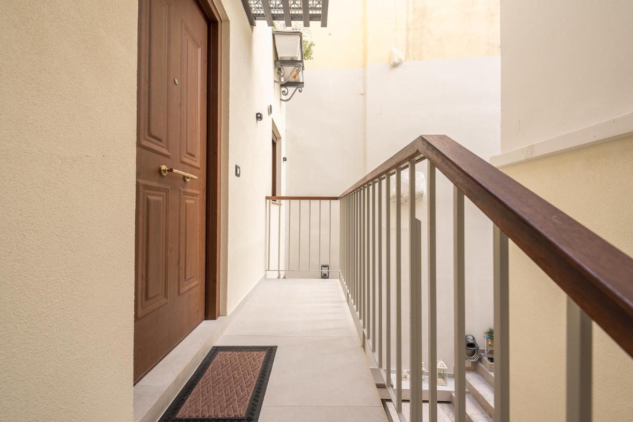 Apollonos 28 Luxury Suites Athens Exterior photo