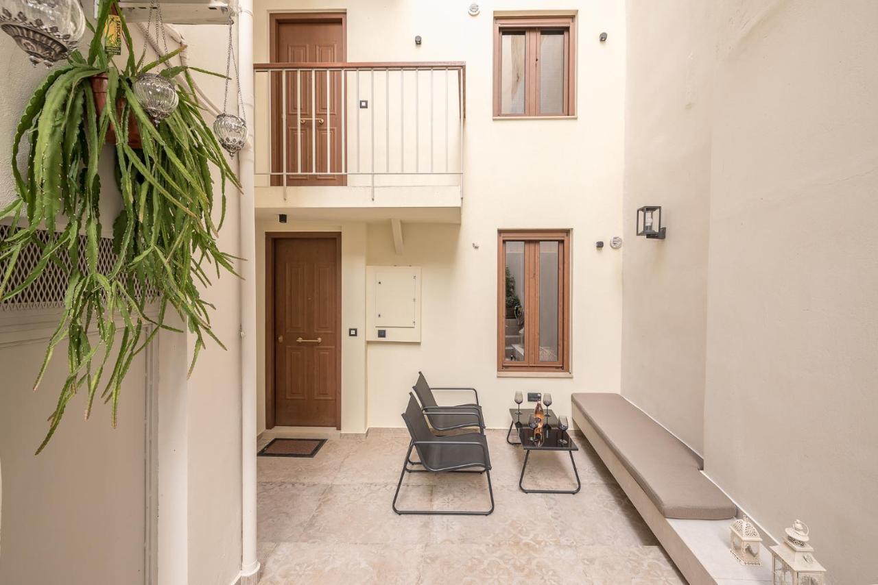 Apollonos 28 Luxury Suites Athens Exterior photo